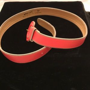Jaeger leather and vinyl belt in Melon. Size 32